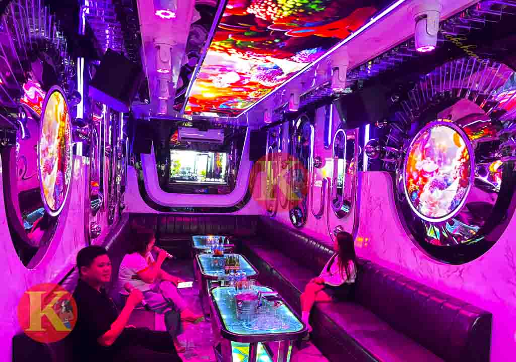 Karaoke Hoàng Gia 85 Nguyễn Khang | Đặt Bàn | Karaokehanoi.com