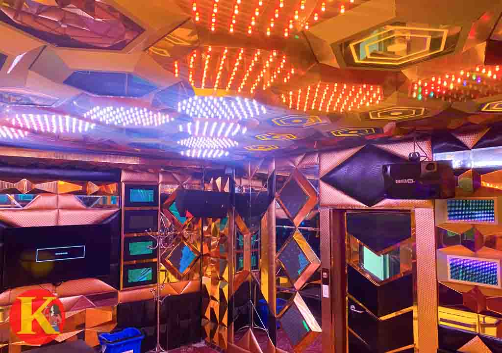 Karaoke Wizard 30 Phạm Hồng Thái | Đặt Bàn | Karaokehanoi.com